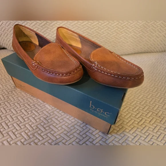 NEW b.o.c. Women's Brown Loafers Size 6 - Picture 9 of 11